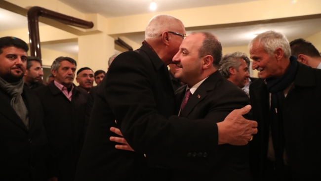 Bakan Varank husumetli iki köyü barıştırdı